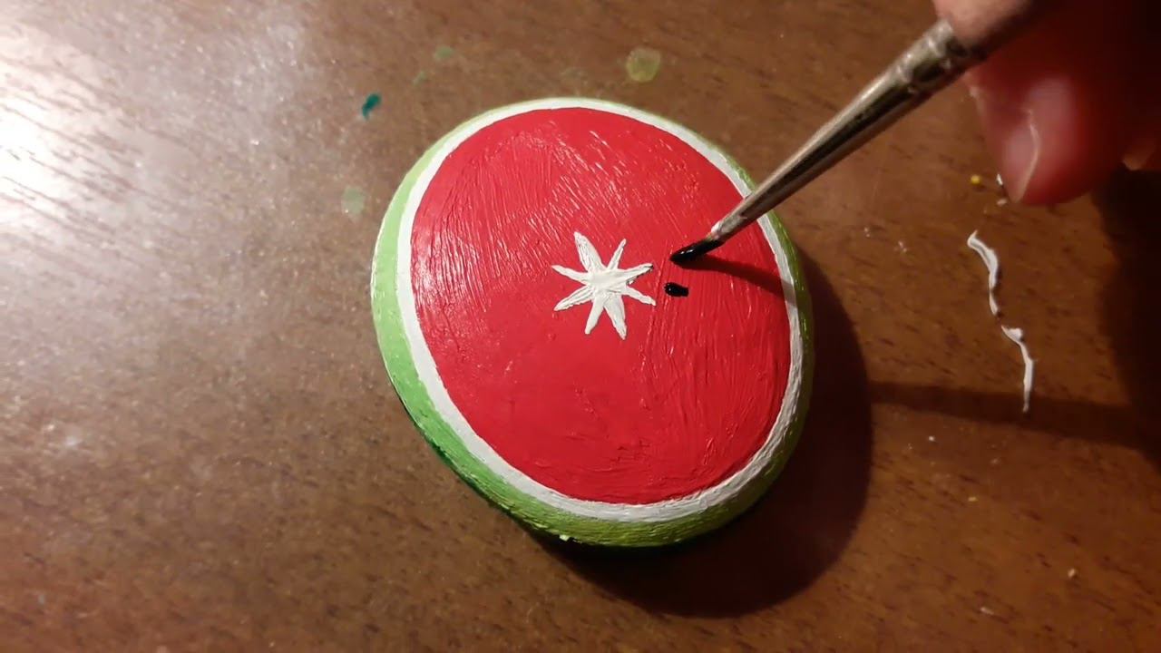 Роспись камня под... арбуз! /A small stone decorated as watermelon