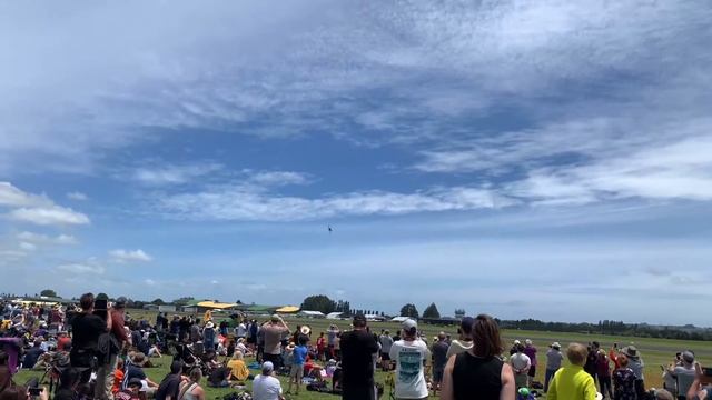 Spitfire display at warbirds on parade (6th December 2020) смотреть онлайн