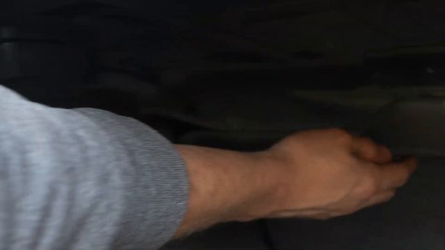 4K How to fold down back seat in BMW E90 - 3 Series смотреть онлайн