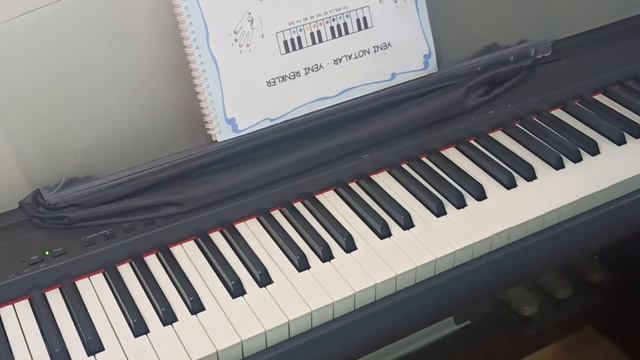 Kolay Piyano Ders-18/Fa Majör/Bemol/Diyez смотреть онлайн