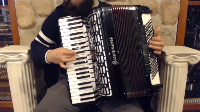 5267 - Black Guerrini Superior Piano Accordion LMMH 41 120 $2999 смотреть онлайн
