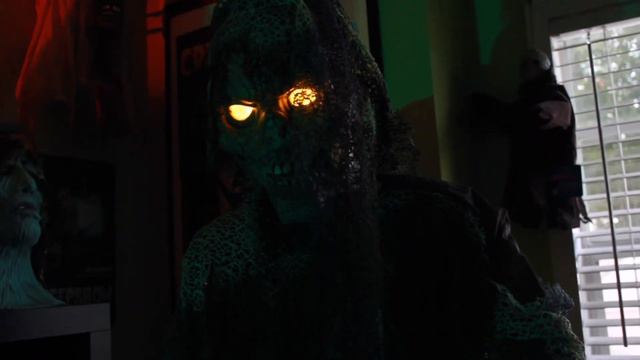 “BOG ZOMBIE” Spirit Halloween 2022 Animatronic UNBOXING, SET-UP, DEMO, & REVIEW смотреть онлайн