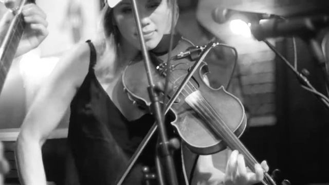 The Original Snowy Mountain Sisters смотреть онлайн