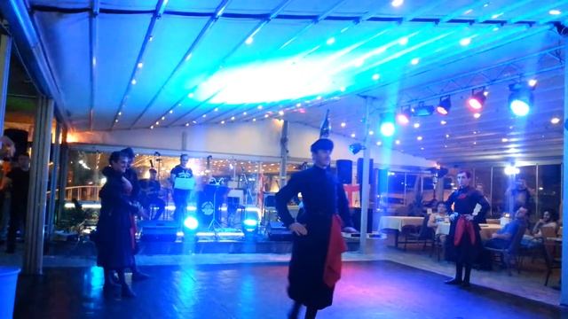 БАТУМИ ресторан МЕДЕЯ ТАНЕЦ 4 смотреть онлайн