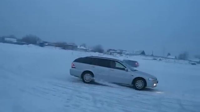 Дрифт на Honda Accord Wagon(Озеро Медвежье) смотреть онлайн