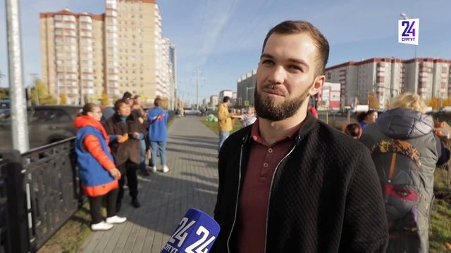 Сургутяне обогащают город «легкими». Порядка 600 растений высадили в Сургуте смотреть онлайн