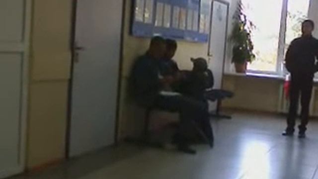Не могла не выложить, больно смотреть как над ребенком издеваются смотреть онлайн