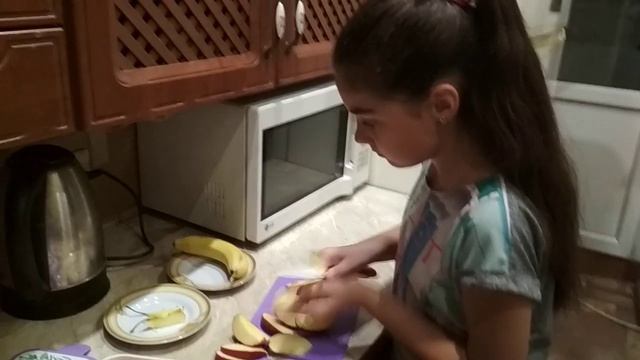 Собираем Ланч Бокс в школу смотреть онлайн