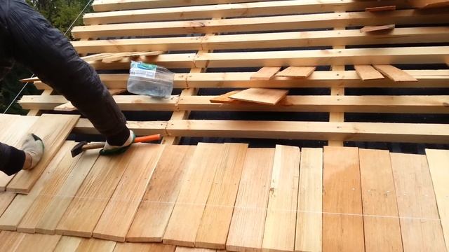 Дранка Монтаж дранки Деревянная черепица WOODHEAD/СИТИСТРОЙ смотреть онлайн