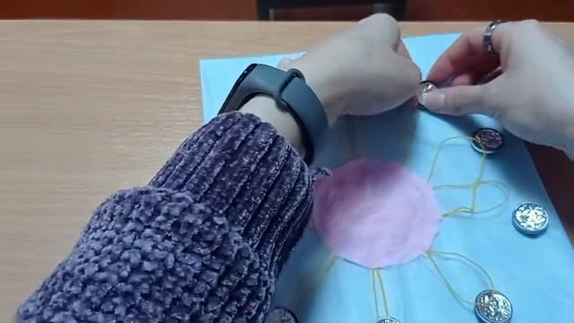 Вправа "Ґудзики" (розвиток уваги та мілкої моторики рук) смотреть онлайн