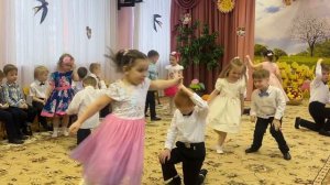 Полечка для мамочки. Средняя группа на 8 марта.