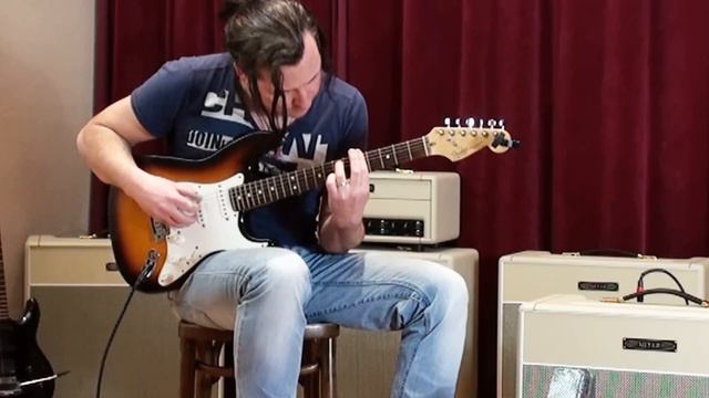 Meyer-amps Brighton 45 Combo with Fender USA Stratocaster смотреть онлайн