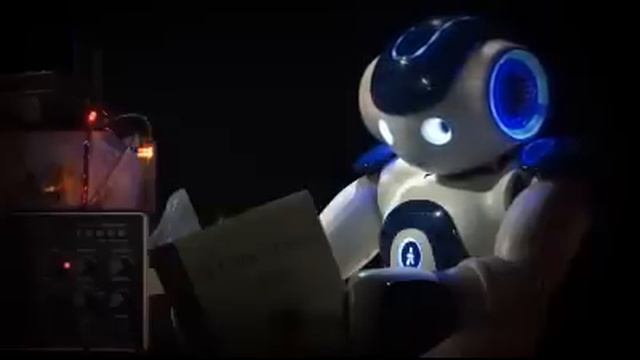 Nao Robot - A Christmas Carol - Chapter 5 (by Charles Dickens) смотреть онлайн