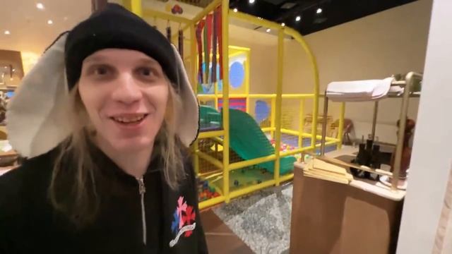 ТЫ СЕРЬЕЗНО МНЕ ЭТО ПОДАРИШЬ? Кореш, Парадеевич и PLOHOYPAREN