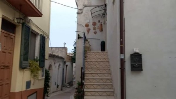 Атесса, средневековый город Абруццо. Atessa,  il borgo medievale dell'Abruzzo.