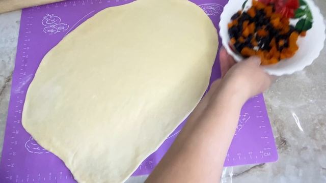 булочки с изюмом и курагой. Қазақша рецепт. смотреть онлайн