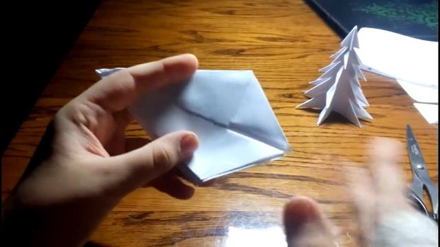 как сделать ёлку из бумаги смотреть онлайн