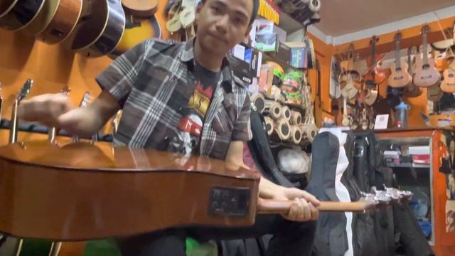 Yamaha f310 Semi Acoustic Guitar смотреть онлайн
