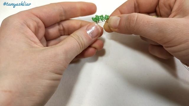 ОМЕЛА ИЗ БИСЕРА НА НОВЫЙ ГОД / DIY beaded mistletoe Tutorial смотреть онлайн