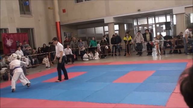 Киокушинкай дети. Финальные бои девочки 8-9 лет. Колодяжная Алиса 7 лет. смотреть онлайн