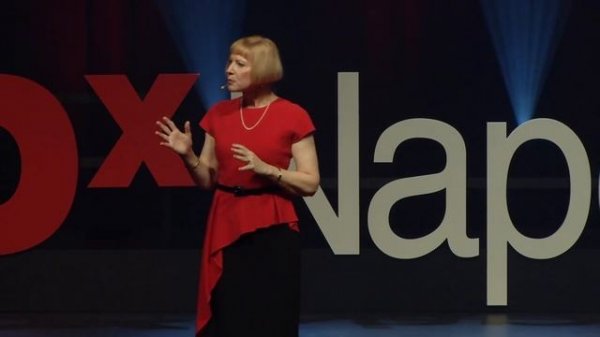 Reading minds through body language | Lynne Franklin | TEDxNaperville