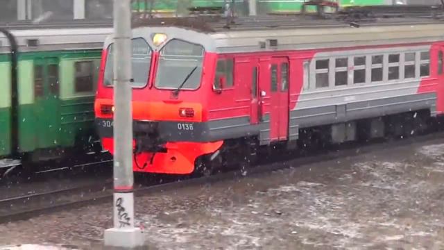 Встреча электропоездов ЭД4м-0146 и ЭД4м-0138 смотреть онлайн