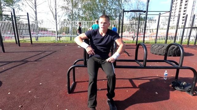 ОТЛОЖИЛ ЧАСТЬ ПЛАНОВ В ДОЛГИЙ ЯЩИК.