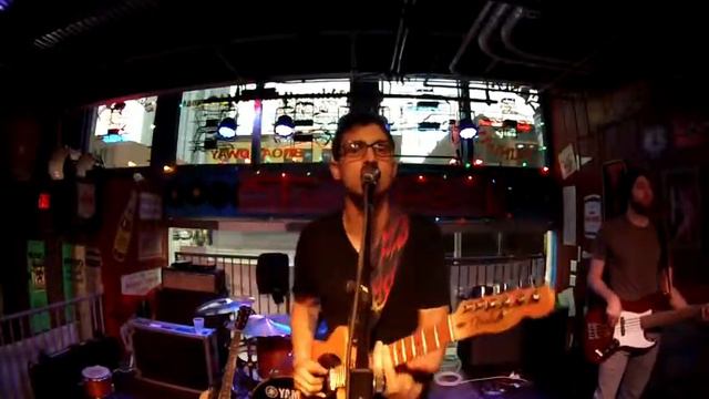 Jacob Reynolds - Lipstick Stain - Album: Victim Of A Small Town смотреть онлайн