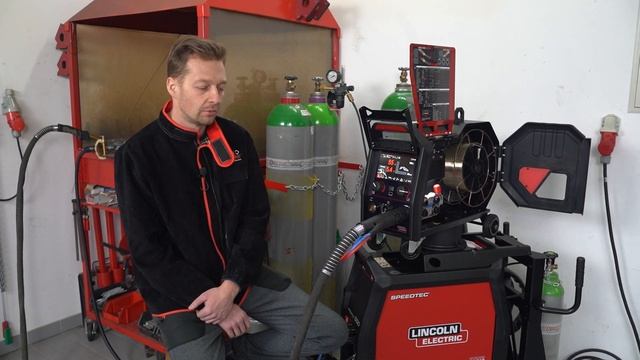 Prezentacja półautomatu spawalniczego Lincoln Electric SPEEDTEC 500 SP część 2 смотреть онлайн