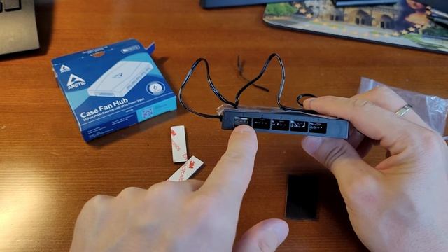 Контроллер вентиляторов Arctic Case Fan Hub 10 Port PWM Fan ACFAN00175A смотреть онлайн