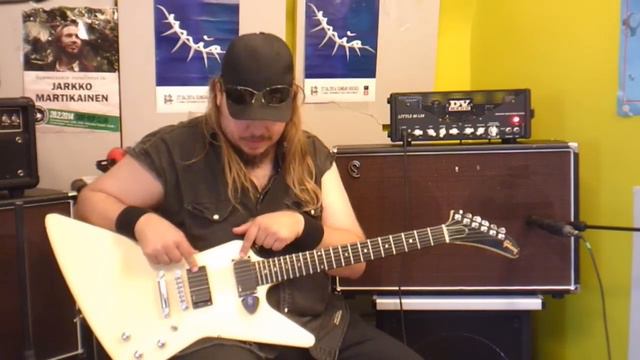 Wah de Fuzz - Jyri & Gibson Explorer смотреть онлайн