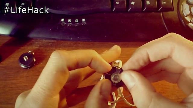 Как зарядить телефон с помощью фонарика/How to charge a telephone by means of flashlight смотреть онлайн