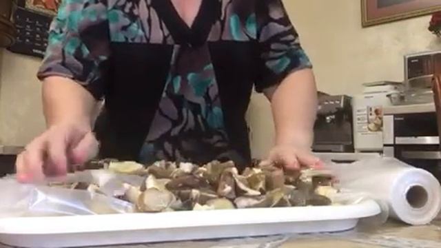 Белые грибы. Как правильно заморозить. смотреть онлайн
