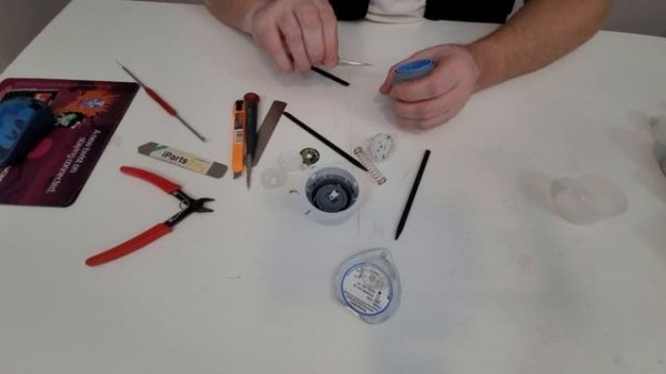 Freestyle Libre 2 Sensor and applicator system Disassembly and study