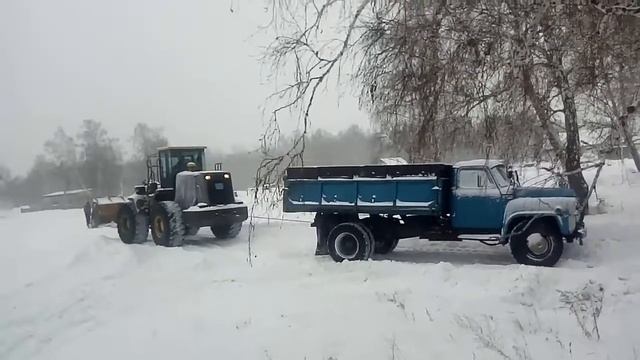 Погрузчик и газ 53 смотреть онлайн