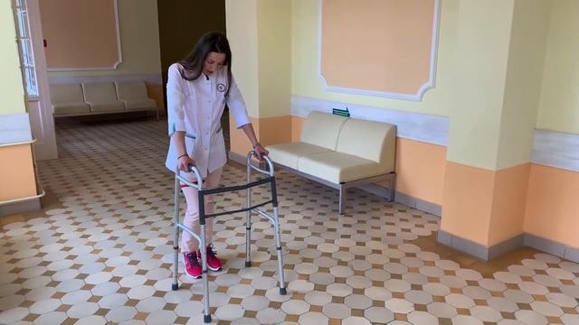 Обучение ходьбы с ходунками  Как ходить с ходунками Ходунки