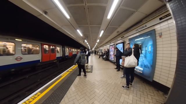London Underground First Person Journey - Brixton To Cannon Street