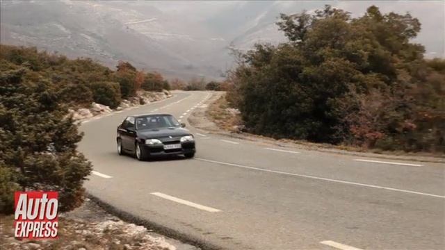 Vauxhall VXR8 vs Lotus Carlton - Auto Express смотреть онлайн