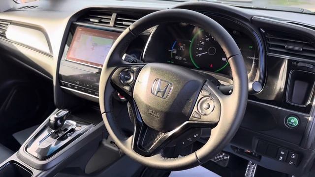 Honda Shuttle Hybrid универсал который удивит! Быстрый обзор смотреть онлайн