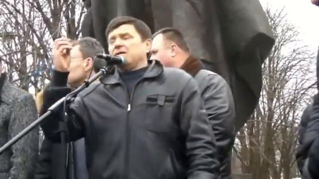 Бывшие соратники по майдану не поделили микрофон смотреть онлайн