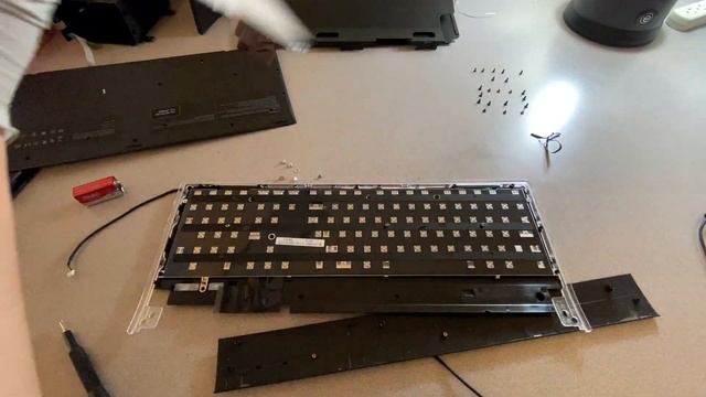 Logitech K740 Keyboard Teardown смотреть онлайн
