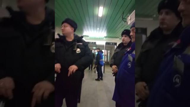 04.02.2019.Попытка досмотра.Культурное общенине с инспектр. ГБР, инспектр.СБ,полицейским(Ч.3) смотреть онлайн