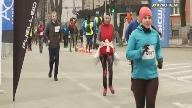 В Краснодаре уже в третий раз проходит городской ультрамарафон «HardRun» смотреть онлайн