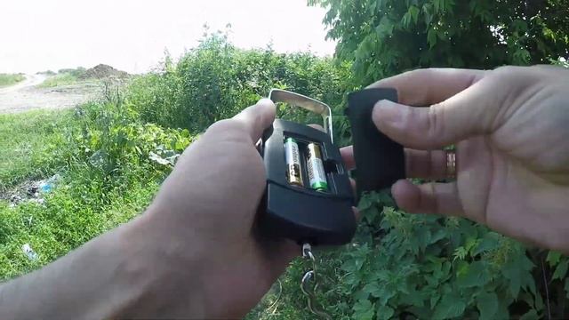 РЫБАЛКА ОГОНЬ?! ЦЕНИ СЮДА! ЭТА БЛЕСНА ТВОРИТ ЧУДЕСА!!! москва-река. смотреть онлайн