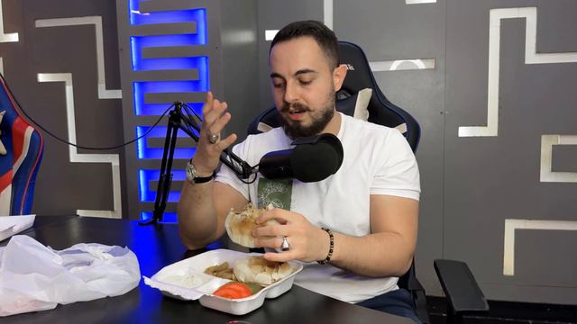 برغر بالفرن !! اول مرة اجرب برغر مخبوز بالفرن - ماتوقعته هيك !!😳 смотреть онлайн