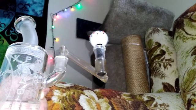 Huge bong hit of cookie n cream w/ the new drop down смотреть онлайн