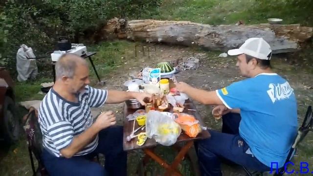 На рыбалку Анатолий Полотно и Федя Карманов