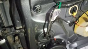 Лайфхак !! Как извлечь клипсу с обшивки двери что б не сломать!!