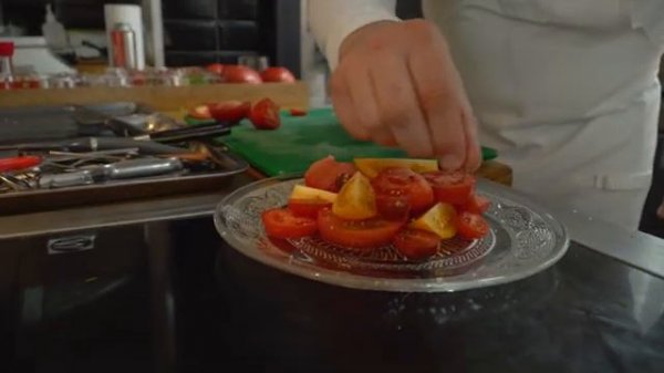 Два летних блюда из томатов. Салат из томатов, Холодный суп из розовых томатов - рецепт №10 Matuha