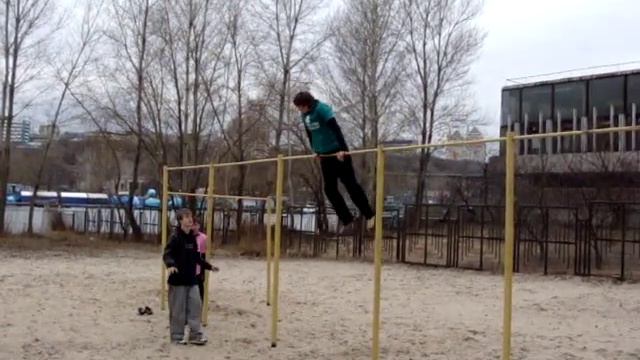 первая попытка двойного гейнера на улице смотреть онлайн